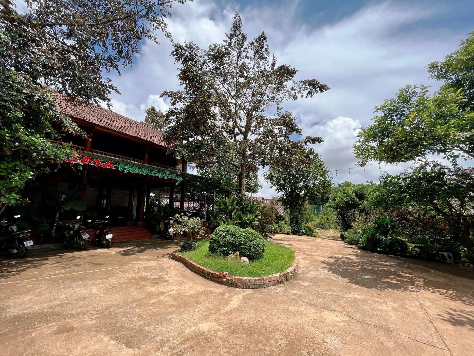 Sora Homestay Plây Ku Exterior foto