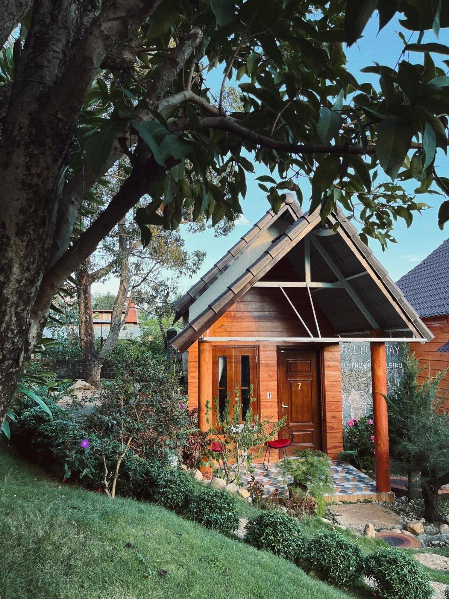 Sora Homestay Plây Ku Exterior foto